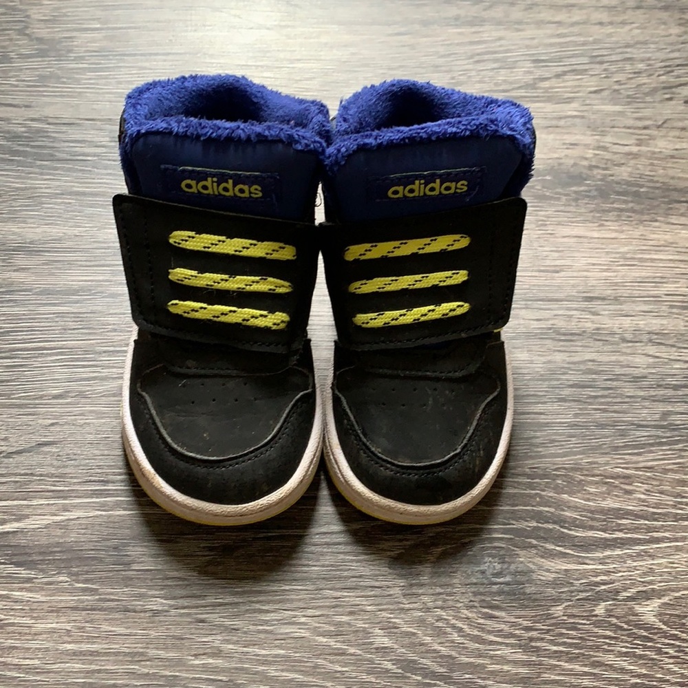 Toddler Boys Size 7 Adidas High Top Sneakers.